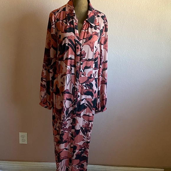 Soft Surroundings Dresses & Skirts - SOFT SURROUNDING Floral Pink and Black Long Shirtdress